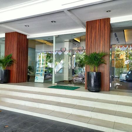 Andita Syariah Hotel สุราบายา ภายนอก รูปภาพ