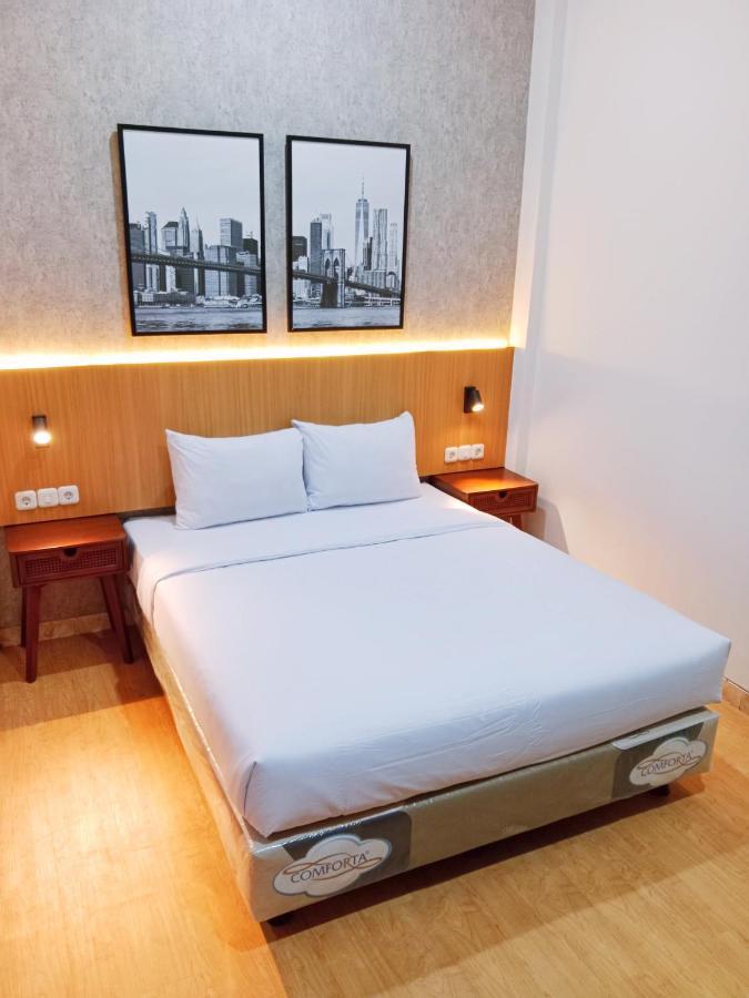 Andita Syariah Hotel สุราบายา ภายนอก รูปภาพ