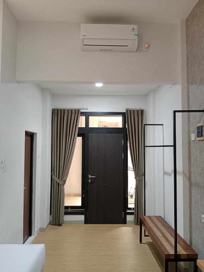 Andita Syariah Hotel สุราบายา ภายนอก รูปภาพ