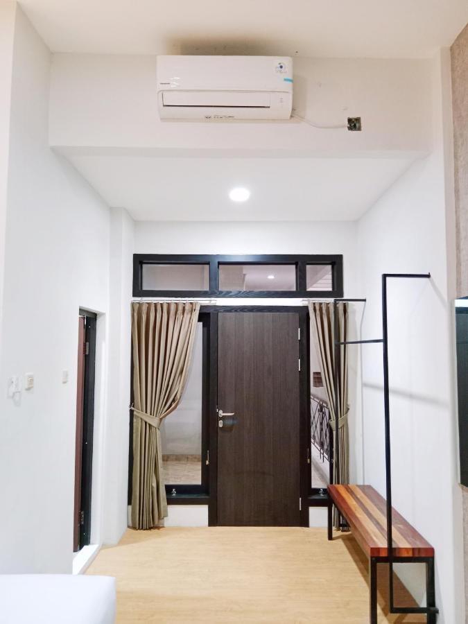 Andita Syariah Hotel สุราบายา ภายนอก รูปภาพ