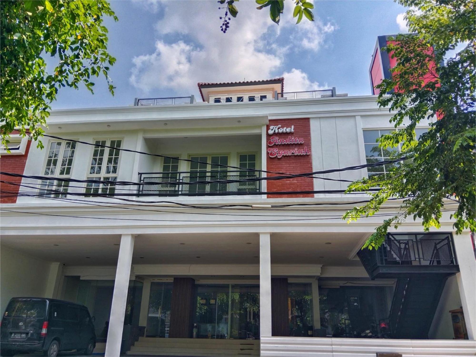 Andita Syariah Hotel สุราบายา ภายนอก รูปภาพ
