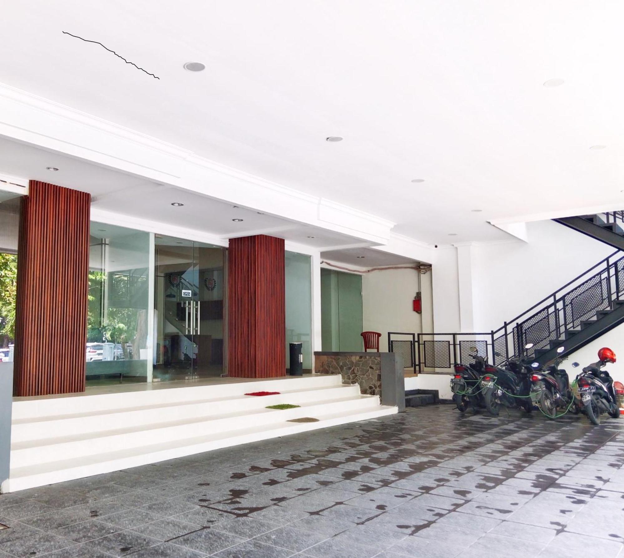 Andita Syariah Hotel สุราบายา ภายนอก รูปภาพ