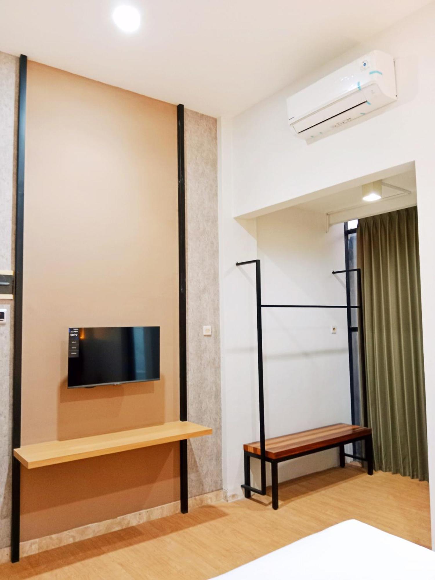Andita Syariah Hotel สุราบายา ภายนอก รูปภาพ