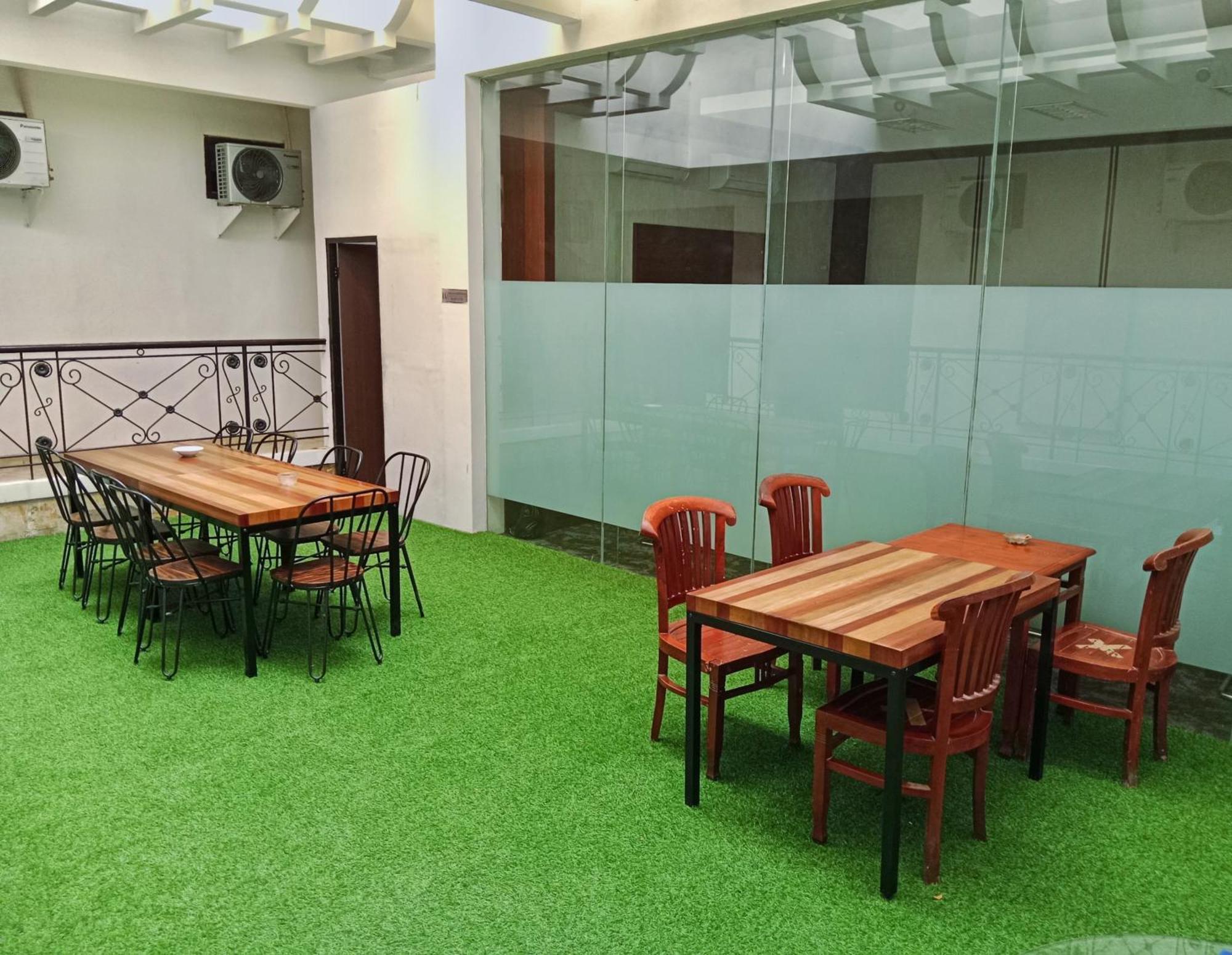 Andita Syariah Hotel สุราบายา ภายนอก รูปภาพ